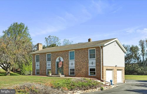 763 Joy Dr, GREENCASTLE, PA, 17225-9437 | Card Image