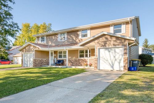 2702-2700 Albany Court, Waukesha, WI, 53188 | Card Image