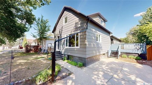 112 Herbert St, Maple Creek, SK, S0N1N0 | Card Image