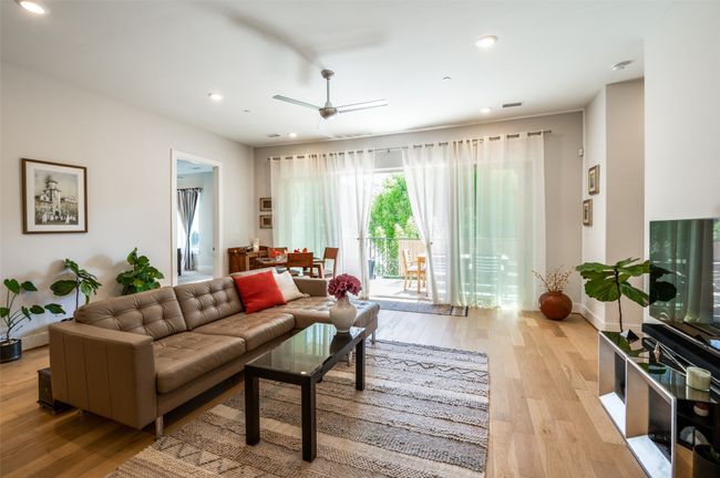 10 foot ceilings | Image 4