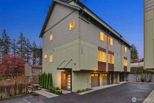 a-14610 Corliss Ave N, Shoreline, WA, 98133-6718 | Card Image