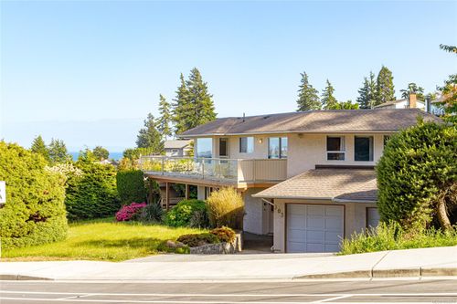 303 Lagoon Rd, Colwood, BC, V9C3T3 | Card Image