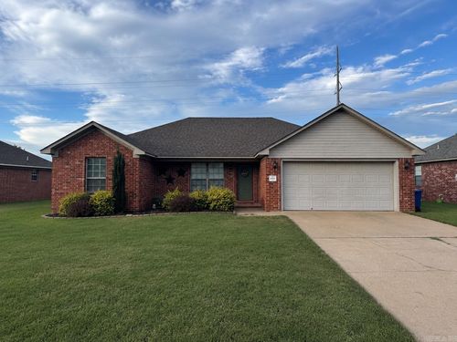 2310 Apple Blossom Ln, Conway, AR, 72034-8452 | Card Image