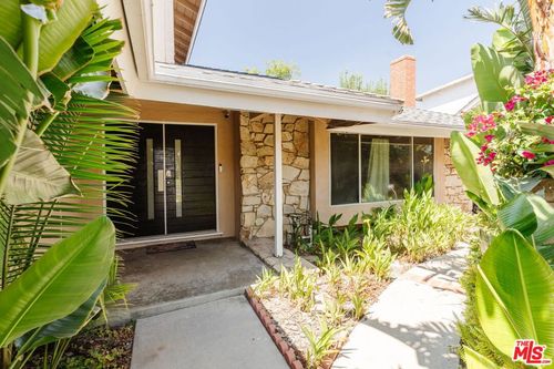 19121 Kenya St, Porter Ranch, CA, 91326-2307 | Card Image