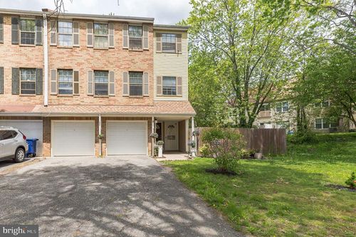 205 Chaucer Ct, MOUNT LAUREL, NJ, 08054-3131 | Card Image