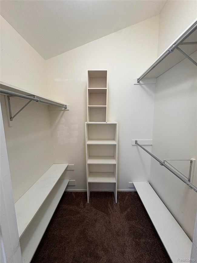 Walk In Closet.jpg | Image 6