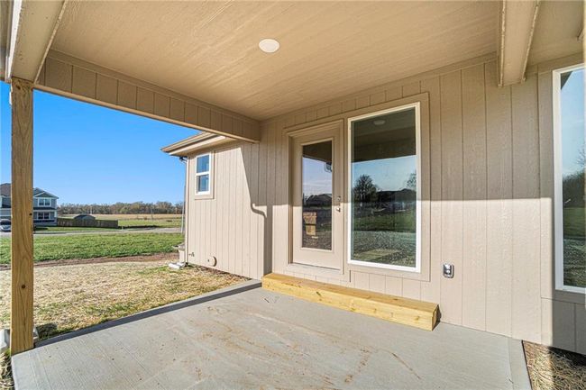 ***SIMULATED PHOTOS*** | Image 33