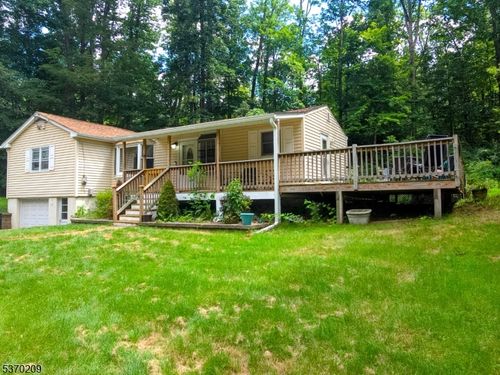 17 Youngs Rd, Newton, NJ, 07860-6051 | Card Image