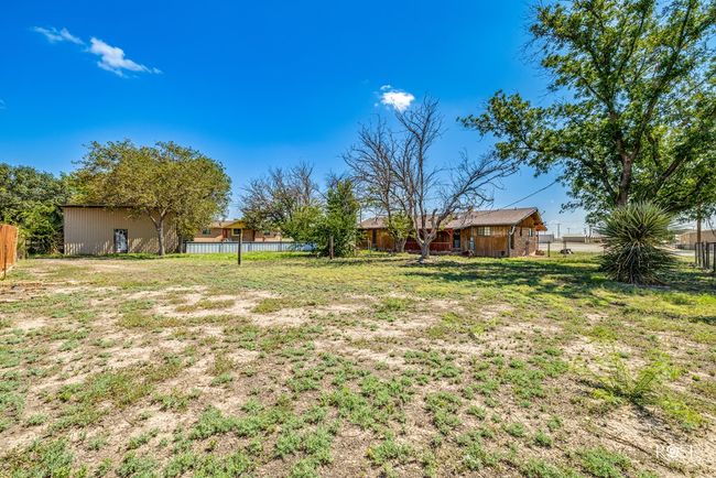 209 N Florida Ave, House other with 3 bedrooms, 3 bathrooms and 2 parking in Big Lake TX | Image 27