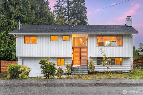 8253 Ne 145th St, Kirkland, WA, 98034-5039 | Card Image