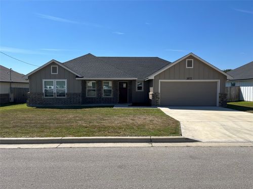 1077 Field Stone Dr, Lampasas, TX, 76550-1864 | Card Image