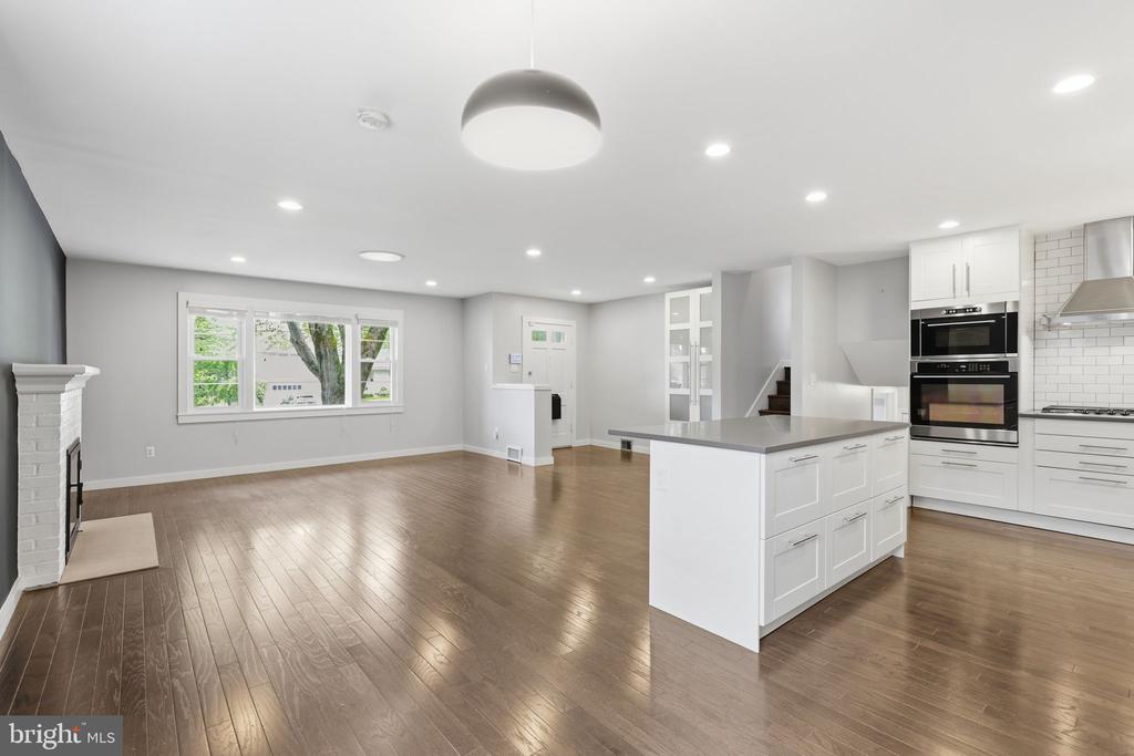 Residential in SPRINGFIELD 4