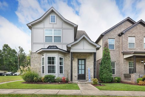 200 Cedar Place Row, Nashville, TN, 37221-2514 | Card Image