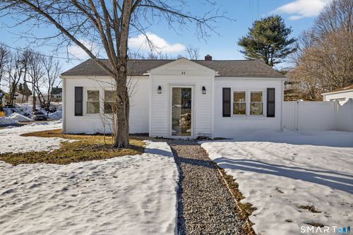 22 Woodlawn Avenue, Waterford, CT, 06385 | Card Image