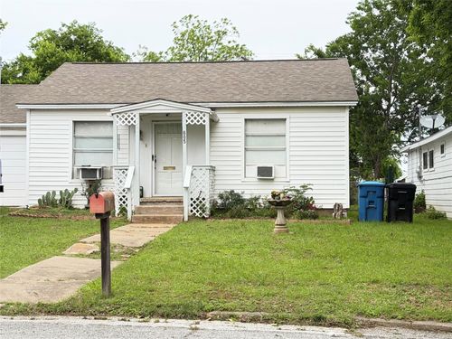 605 E Morton St, Denison, TX, 75021-2725 | Card Image