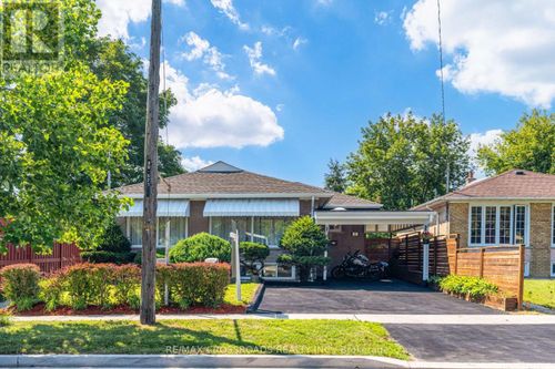 49 Clementine Square, Toronto (Woburn), ON, M1G2V9 | Card Image