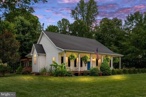 215 Cuckoos Nest Dr, BUMPASS, VA, 23024-4733 | Card Image