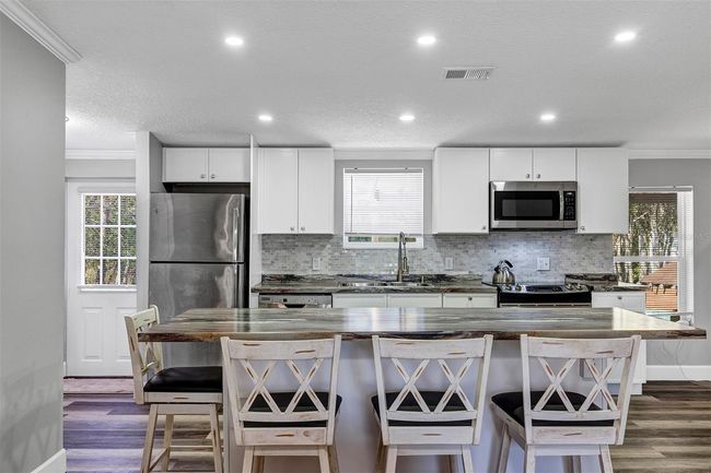 43041 Jewell Dr, House other with 3 bedrooms, 2 bathrooms and null parking in DELAND FL | Image 4