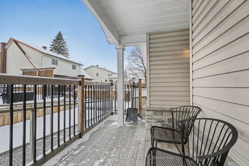 {{alt}} | Card Image