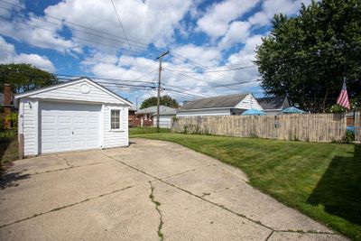 8233 Sterling Street, House other with 4 bedrooms, 1 bathrooms and null parking in Center Line MI | Image 2