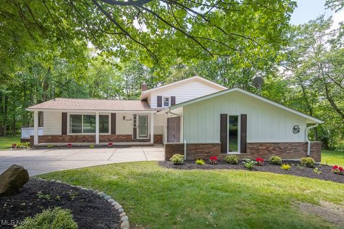 343 Spring Grove Dr, Tallmadge, OH, 44278-1339 | Card Image