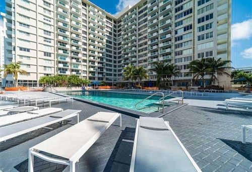 apt-322-1200 West Ave, Miami Beach, FL, 33139-4312 | Card Image
