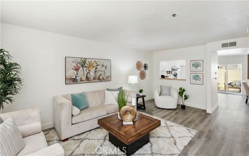 200-25885 Tribeca, Irvine, CA, 92612-1011 | Card Image