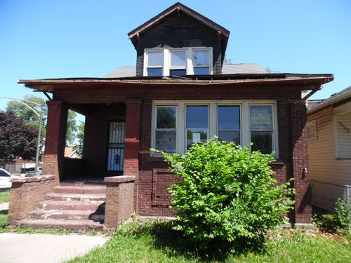 556 W 111th St, Chicago, IL, 60628-4046 | Card Image