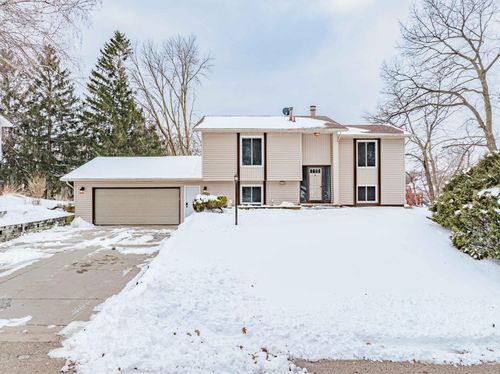 110912 Von Hertzen Cir, Chaska, MN, 55318-2708 | Card Image