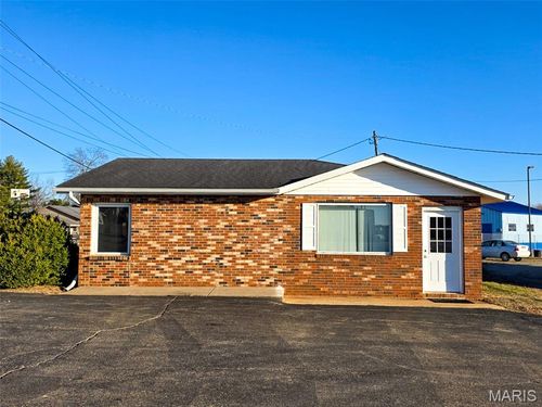 211 Lincoln Dr, Fredericktown, MO, 63645-7548 | Card Image