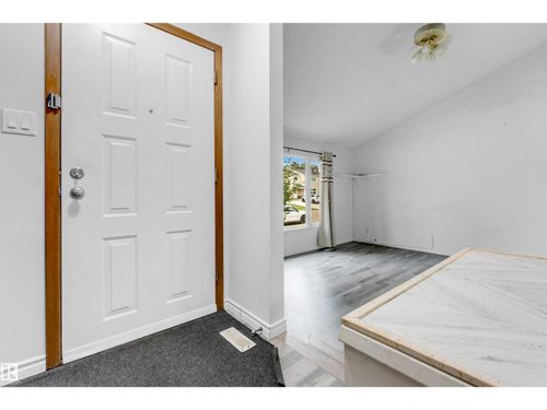 1160 35a St Nw, Edmonton, AB, T6L3G3 | Card Image