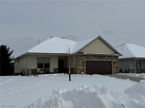 1196 Pinebluff Drive Ne, New Philadelphia, OH, 44663 | Card Image