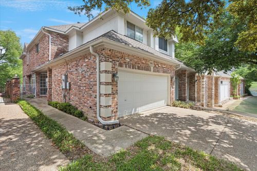 535 Lochngreen Trl, Arlington, TX, 76012-3453 | Card Image