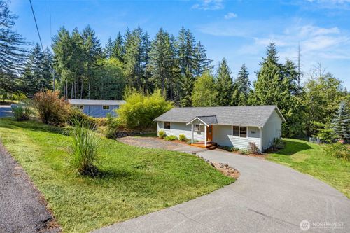 231 E Snow Cap Dr, Belfair, WA, 98528-9561 | Card Image