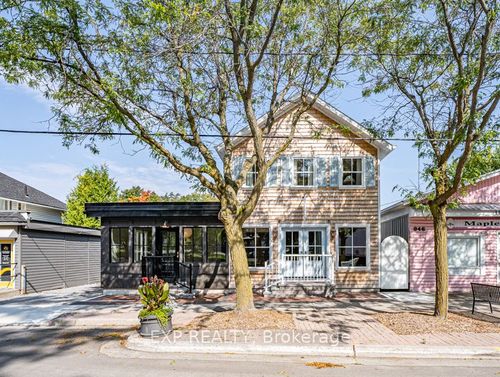 {{alt}} | Card Image