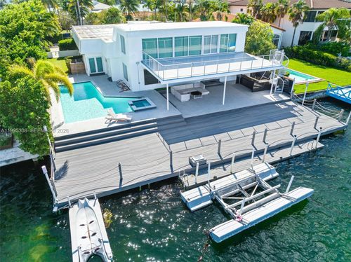 1055 Stillwater Dr, Miami Beach, FL, 33141-1023 | Card Image