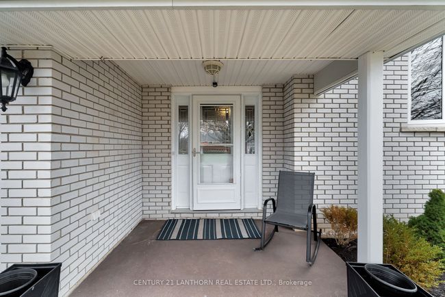 25 Sidney Cres, House other with 4 bedrooms, 2 bathrooms and 5 parking in Batawa ON | Image 4