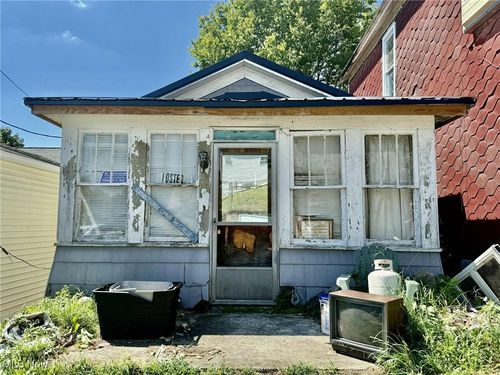 805 Rigby St, East Liverpool, OH, 43920-2633 | Card Image