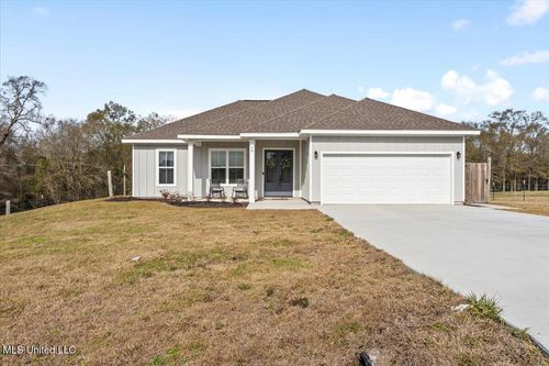 73 Theodore Dr, Poplarville, MS, 39470-5605 | Card Image