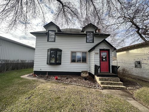 163 Central Ave W, Eden Valley, MN, 55329-1207 | Card Image