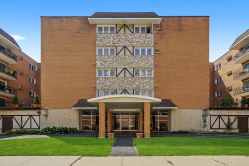 apt-3c-1633 River St, Des Plaines, IL, 60016-4760 | Card Image