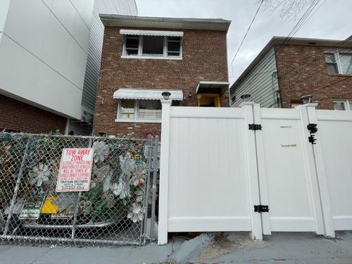 apt-2-28 Mcadoo Ave, Jersey City, NJ, 07305-4276 | Card Image
