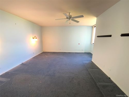 apt-22s-27010 Grand Central Pkwy, Floral Park, NY, 11005-1122 | Card Image