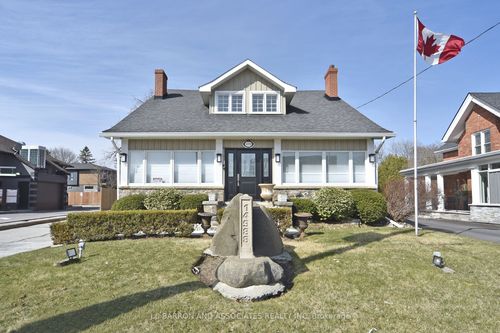 14988 Yonge St, Aurora, ON, L4G1M6 | Card Image