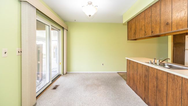 18320 Raleigh Square Dr, Condo with 2 bedrooms, 2 bathrooms and null parking in Southgate MI | Image 15