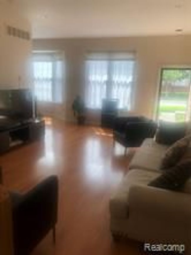 7363 Devonshire, Condo with 2 bedrooms, 3 bathrooms and null parking in West Bloomfield MI | Image 8