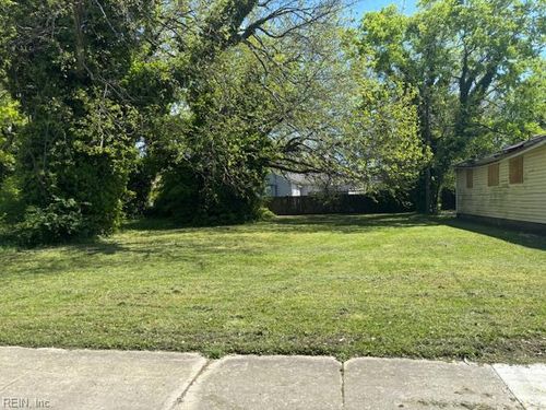1012 27th St, Newport News, VA, 23607-4230 | Card Image