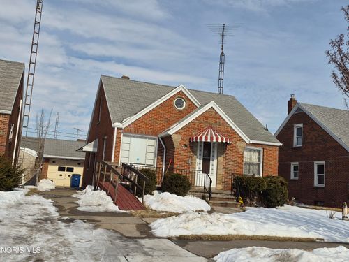 307 Majestic Dr, Toledo, OH, 43608-1164 | Card Image