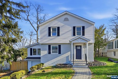 30 W Lawn Rd, Livingston, NJ, 07039-4720 | Card Image