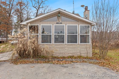 1401 White Birch Dr, Stanton, MI, 48888-9023 | Card Image